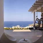 Absolute Paradise Tourlos