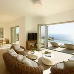 Absolute Paradise Tourlos Villa *