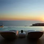 Absolute Paradise Tourlos
